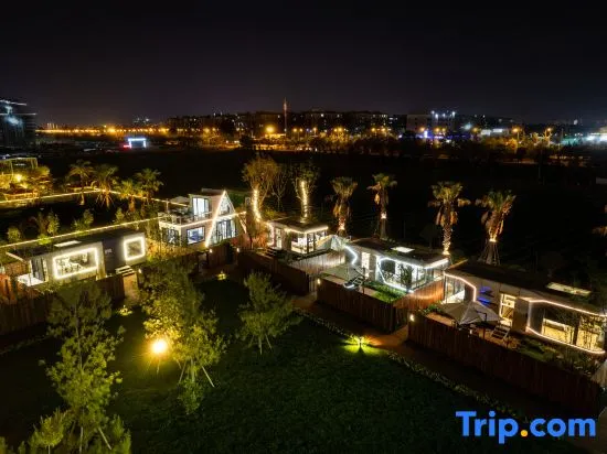 Lakeside Holiday Camp Homestay - Image 1