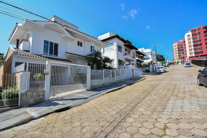 Elegante Casa com Piscina - João Paulo - CEN005 - Image 1