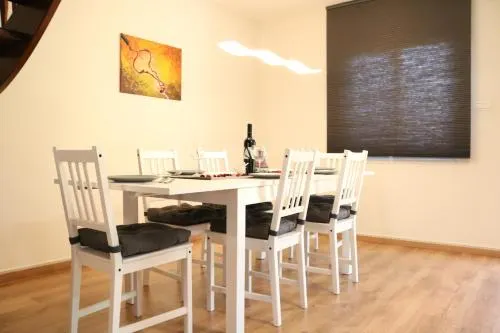 AJ gardens apartment - Image 1