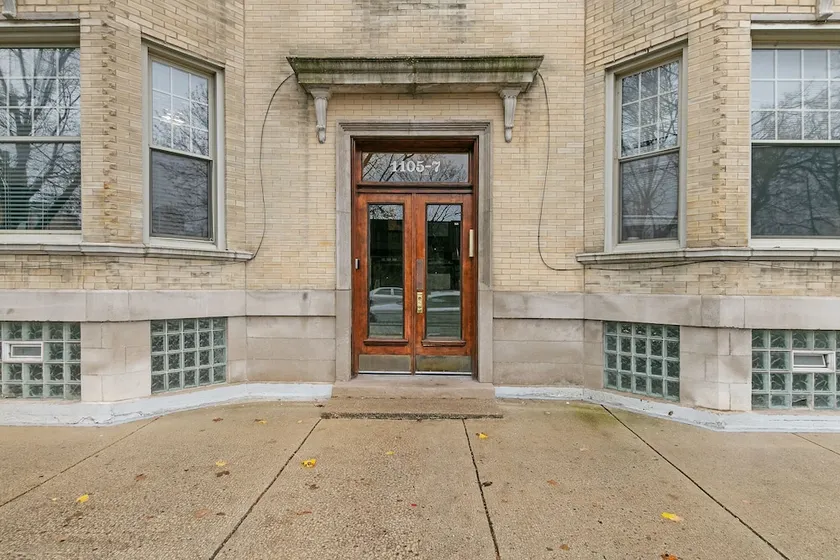 Real Comfort in a 2BR APT close to Wrigley Field - Image 1