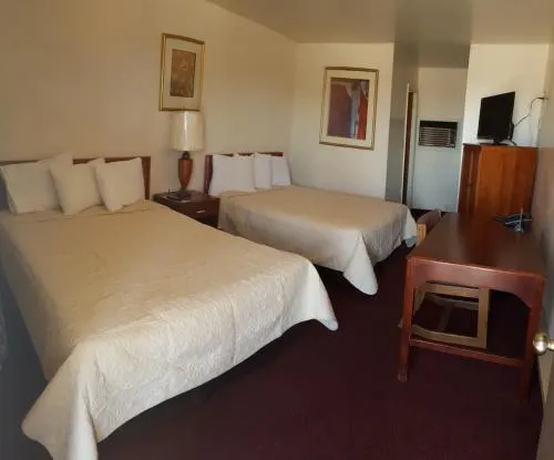 Western Motor Inn - Image 1