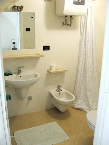Nino Bixio Apartment - Image 1
