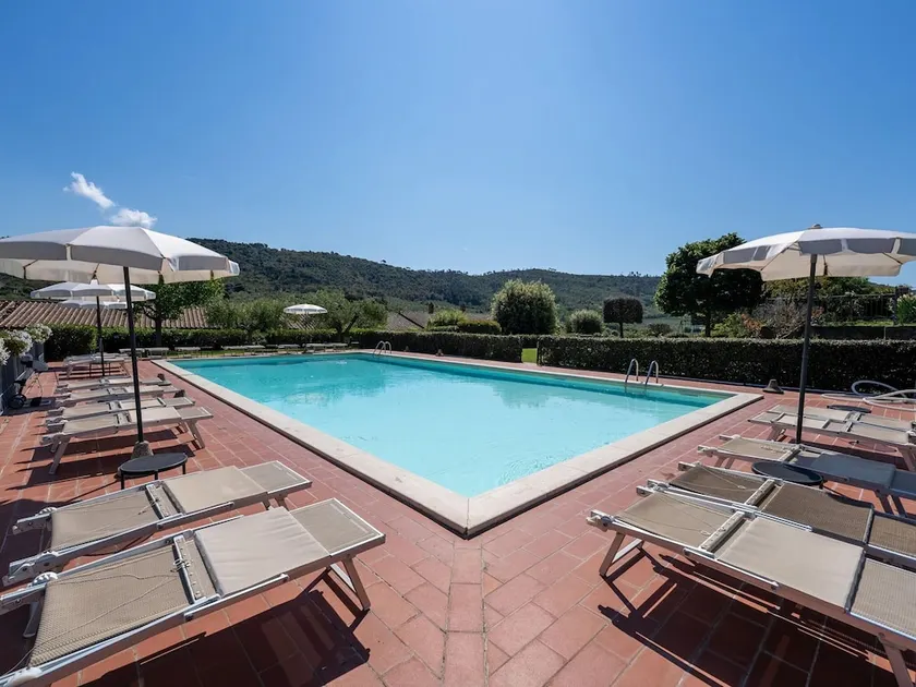 Quaint Holiday Home in Cortona with Swimming Pool - Image 1