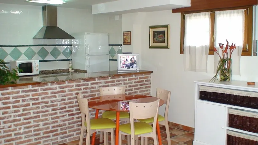 Apartamentos El Olmo - Image 1
