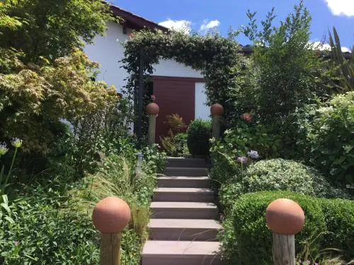 Maison Fleurie - Image 1