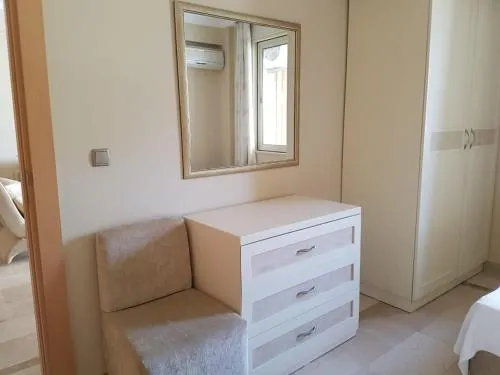 Gold City Luxury Apartment - Image 1