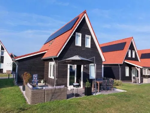 Lovely holiday home near the beach - Image 1