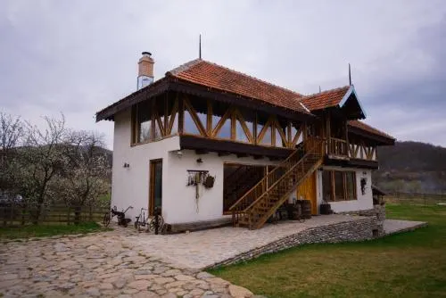 Satul Banului Guesthouse - Image 1