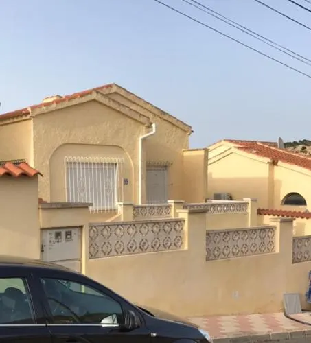 Maison Alicante Urb La Marina - Image 1