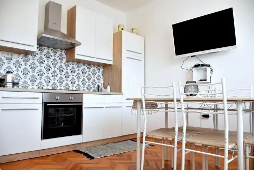 Apartments Viola Kampor - Image 1