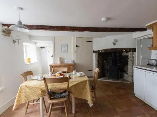 Farrier's Lodge Corfe Castle - Image 1