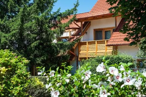 Takács Apartmanház - Image 1