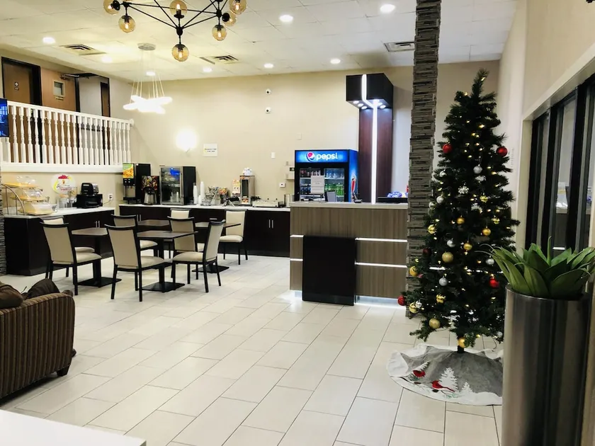 Super 8 by Wyndham Omaha SW - Image 1