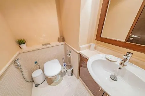 Stunning 1 bedroom w/ pool in Downtown - Image 1