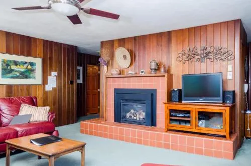 Cozy Mendocino Home near Headlands State Park - Image 1