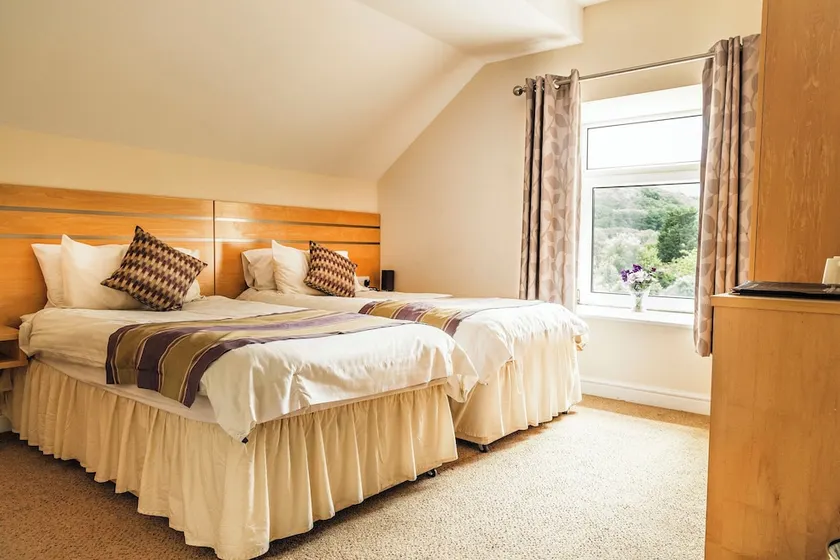Wingfield Hotel - Image 1