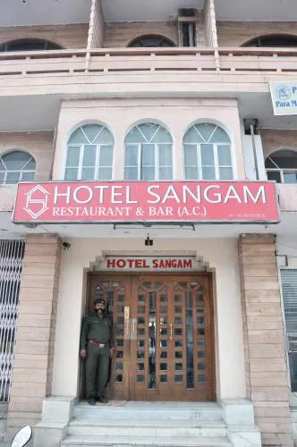 Hotel Sangam - Image 1