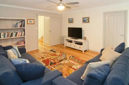 27 Robert Donald Heights - Image 1