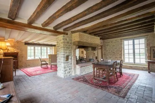 Domaine de Charnay - Des chambres d'exception, piscine, côté forêt, petit déjeuner offert - Image 1