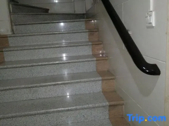 Dongguan Fashion Hotel - Image 1