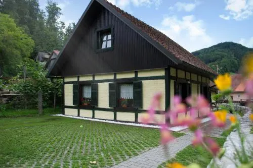 Hiška ob potoku - Image 1