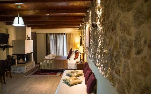 Arhontopetra Suites & Spa - Image 1