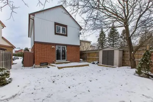 Kashy Homes - Charming Single Home Near Downtown - Image 1