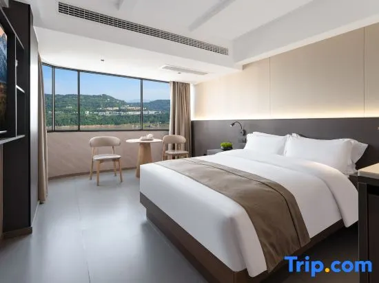 Xiang Shan Hotel - Image 1