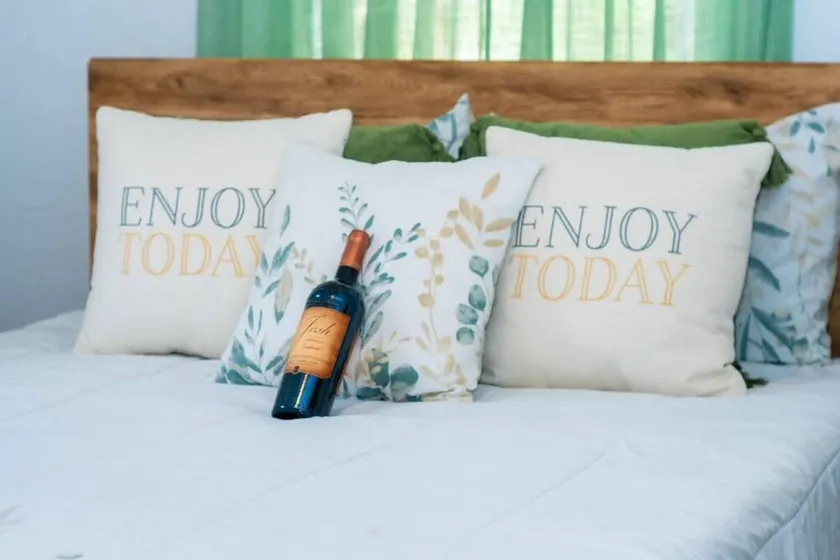 Beachside Bliss Cozy 2 BD Retreat Pompano Beach - Image 1