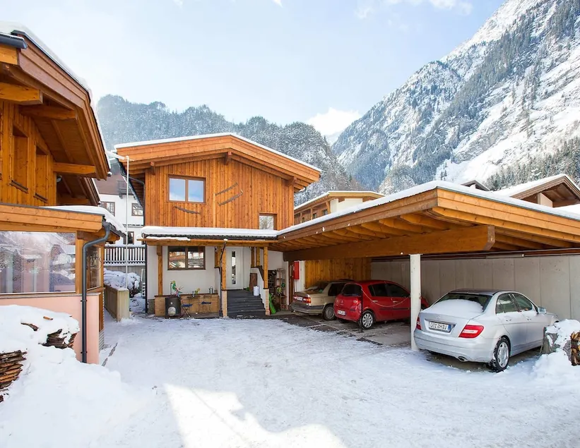 Large Holiday Home With Garden and Balcony in Otztal - Image 1