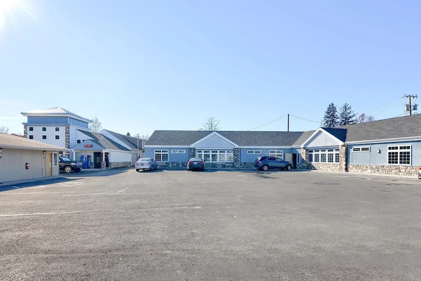 Rodeway Inn & Suites - Image 1