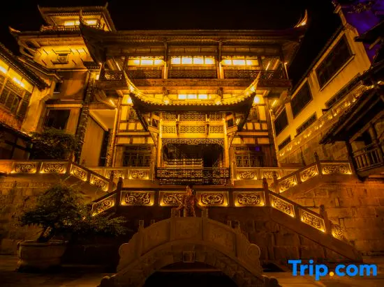 Songgai Ancient Town Qinjia Quadrangle Inn Homestay - Image 1