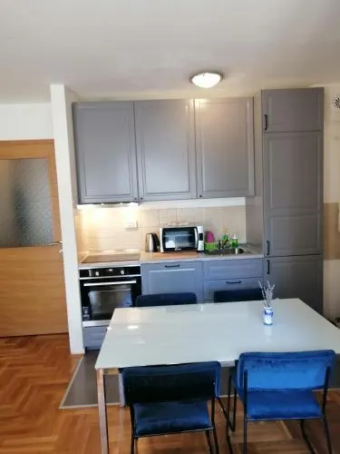 Apartment Capital Town-free parking - Image 1