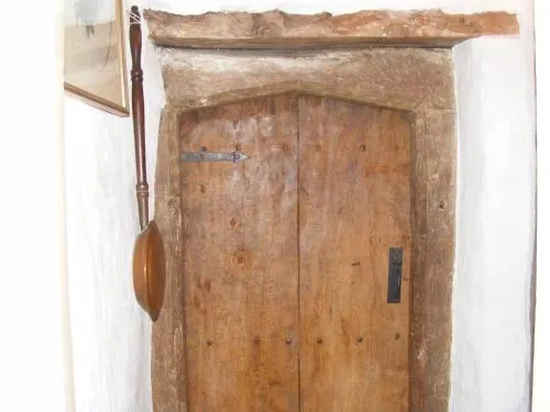 Tudor Thatch Cottage - Image 1