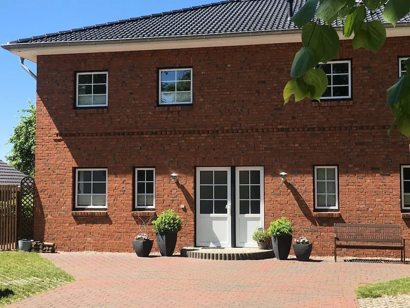 Holiday Home With Terrace In Oldenburg - Image 1