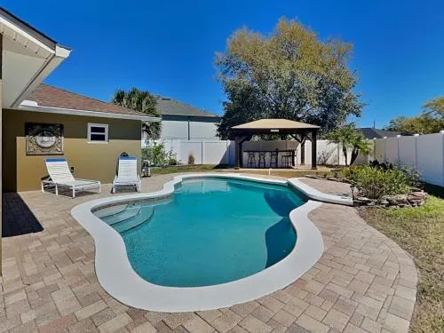 Dream Haven, 3 Bedrooms, Private Pool, Game Room, WiFi, Sleeps 8 - Image 1