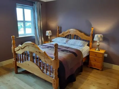 Whitethorn Lodge, Farm B&B, Lackafinna - Image 1