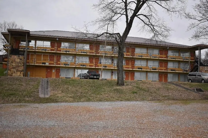 Econo Lodge Inn & Suites Gilbertsville - Image 1