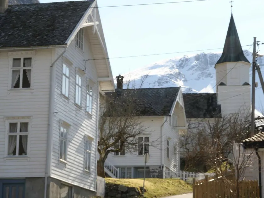 7 Person Holiday Home in Fresvik - Image 1