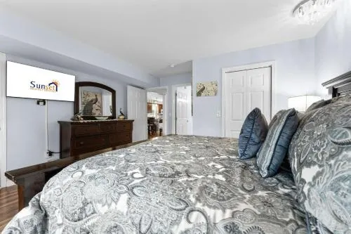 The Peacock Palace Condo - Image 1