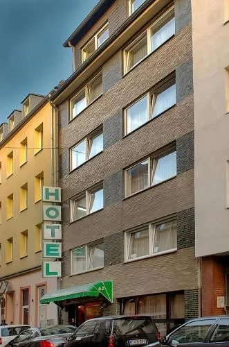 Hotel Garni Ziegenhagen - Image 1