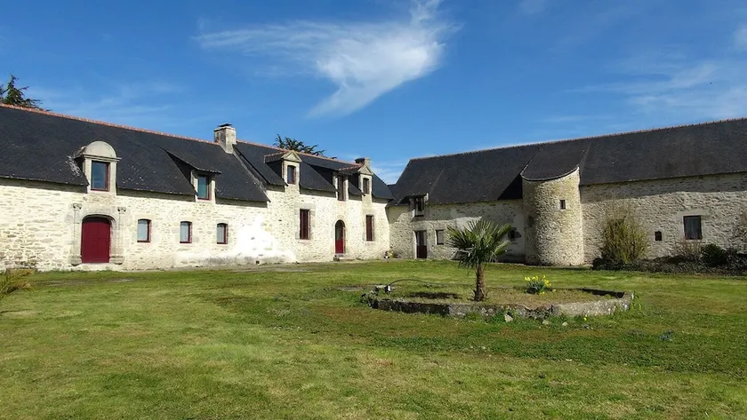 Le Colombier De Kerguezec - Image 1