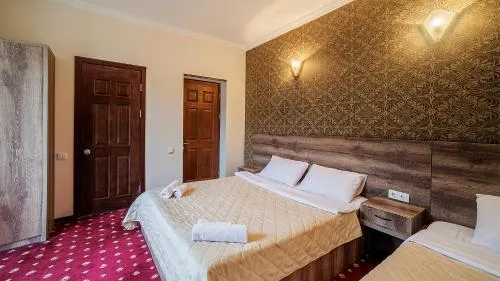 Hotel Orange - Image 1