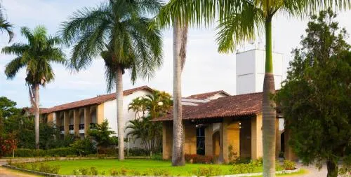 Flamboyant Hotel & Convention - Image 1