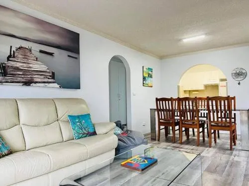 Beachside spacious unit with a large verandah - Image 1