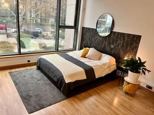 Beautiful Bright Loft - Image 1
