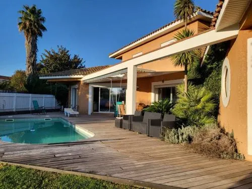 Grande villa entre mer et montagne - Image 1