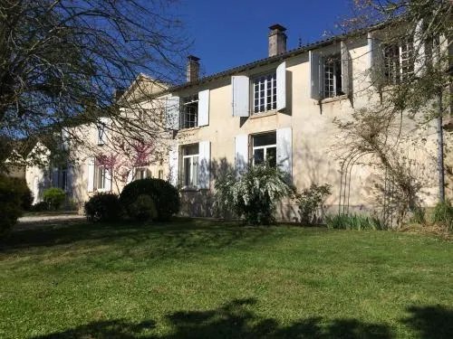 Chateau de Vertheuil - Image 1