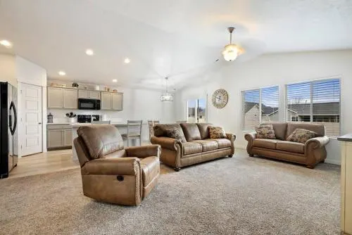 Beautiful Brand New Kuna Home - Image 1