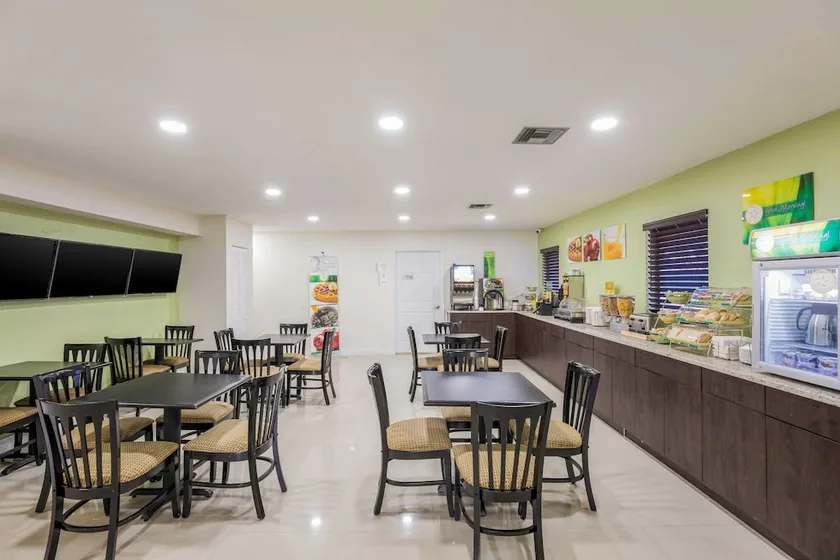 Baymont by Wyndham Orlando Downtown - Image 1